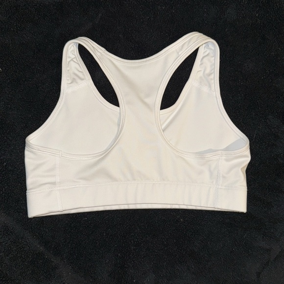 Nike women’s sports bra - Picture 2 of 3